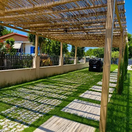 Agora Nea Kalikratia Case de vacanță